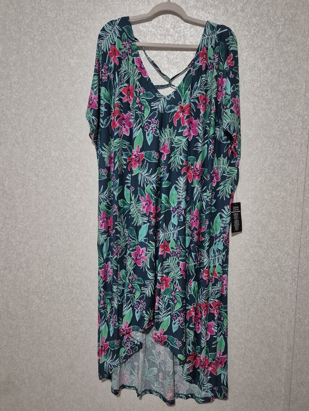 NWT SWIM365 Floral Navy & Pink Women’s Swim Coverup..SIZE:30/32
